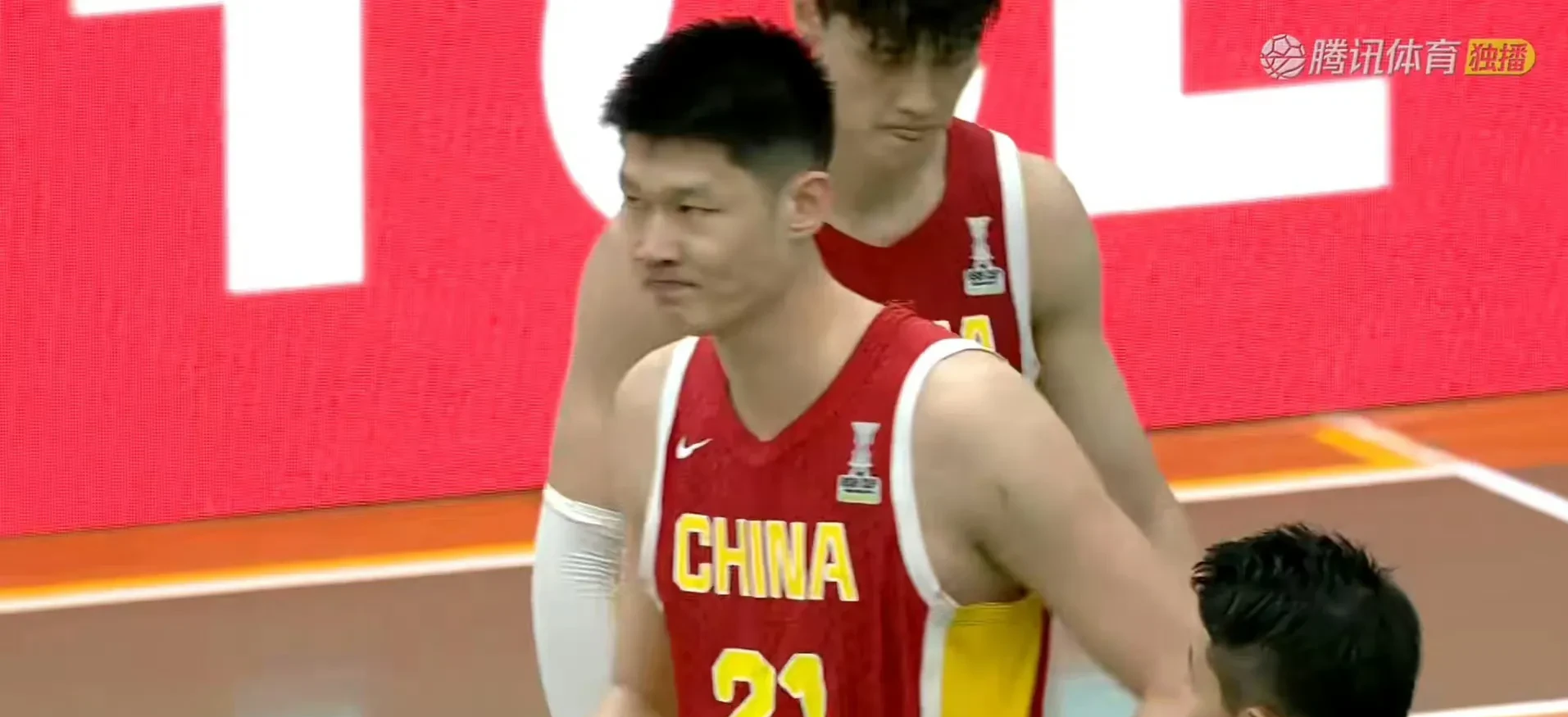 九游体育-杨瀚森回来打亚洲杯？看篮协和国家队的态度(杨瀚森这个名字怎么样)