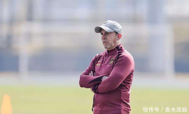 九游体育-卡尔蒂斯战术布置详解，主帅重点强调防守反击的简单介绍