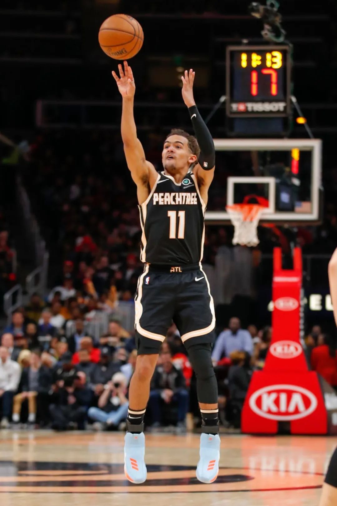 特雷-杨：我亲自联系了沃克&肯纳德，他俩能让球队变得更好(nba特雷杨)
