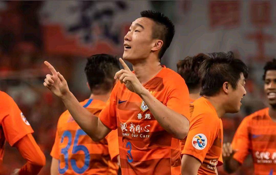 中超官方：陶强龙梅开二度，获中超联赛第13轮最佳球员(中超最佳11人)