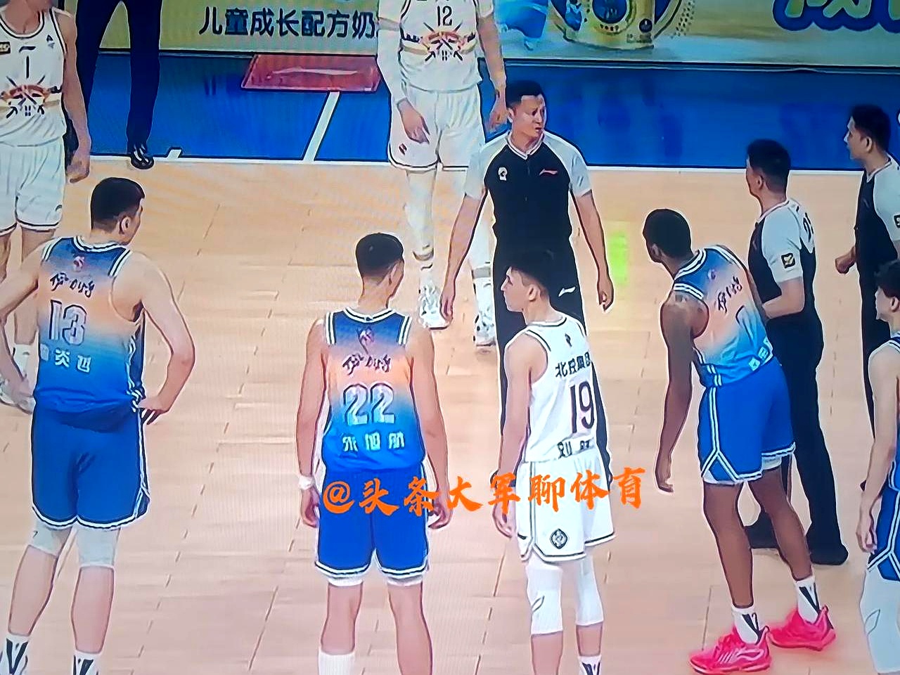 九游体育-徐杰三双广东险胜北控郭昊文24分同曦胜新疆(郭昊钧出生在那里)