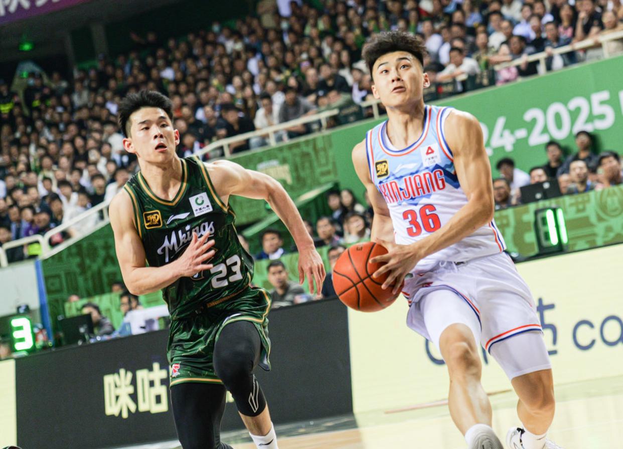 徐杰三双广东险胜北控郭昊文24分同曦胜新疆(cba2024年10月5日广东vs同曦比赛录像)