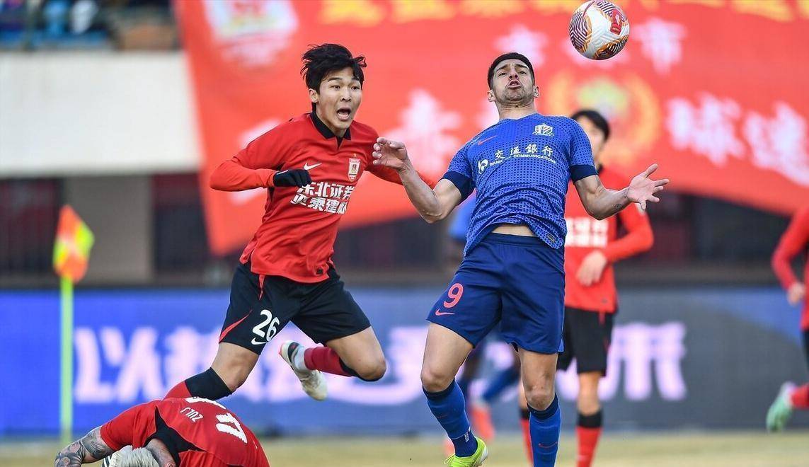 2-1！中国队久违绝杀，罕见压着打，庆祝如同夺冠，亚洲冠军垫底出局的简单介绍